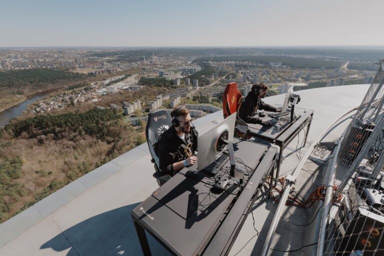 JL VS DIMA ON THE EDGE
